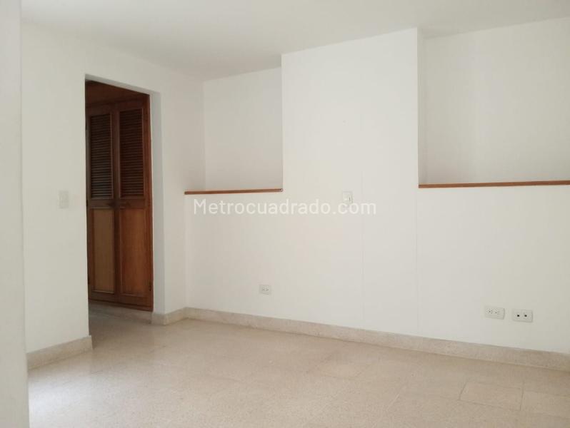 3BR Exterior Apartment with 3 Baths in Laureles - 7