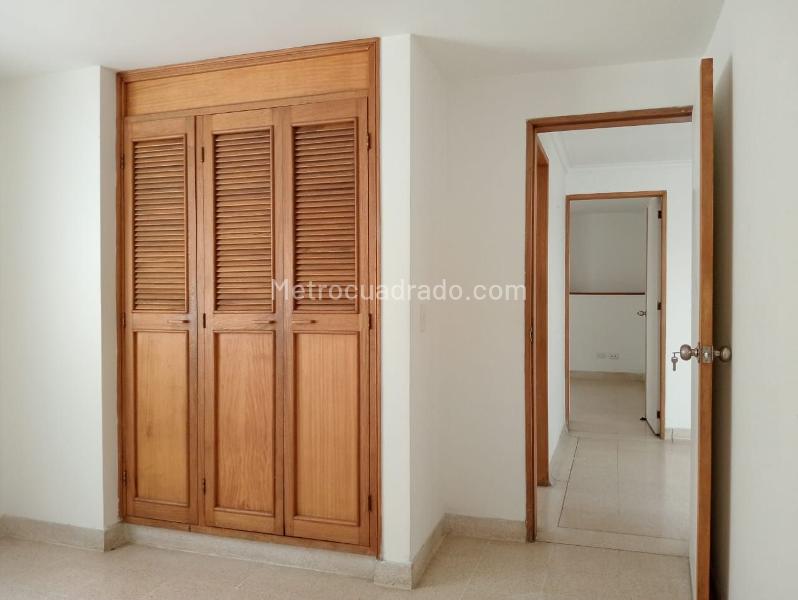 3BR Exterior Apartment with 3 Baths in Laureles - 8
