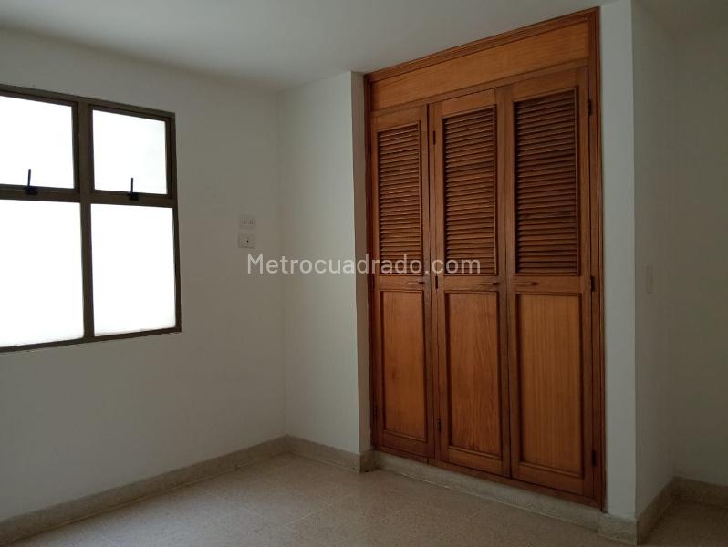 3BR Exterior Apartment with 3 Baths in Laureles - 9