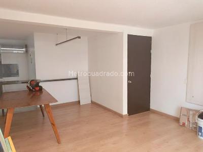 Apartamento de 3 alcobas en arriendo en Belen, Medellín, 77 m² · foto 3 de 14