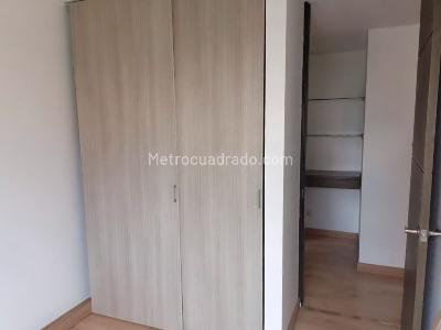 Apartamento de 3 alcobas en arriendo en Belen, Medellín, 77 m² · foto 8 de 14