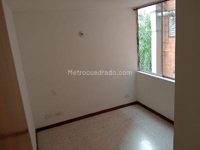 Apartamento de 3 alcobas en arriendo en Laureles, Medellín, 120 m² · foto 10 de 13