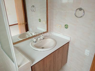 Apartamento de 3 alcobas en arriendo en Laureles, Medellín, 120 m² · foto 12 de 13