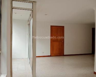 Apartamento de 3 alcobas en arriendo en Laureles, Medellín, 120 m² · foto 2 de 13