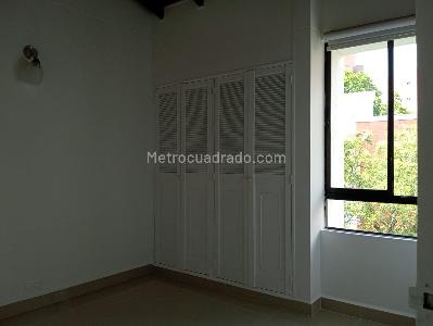 Apartamento de 3 alcobas en venta en Laureles, Medellín, 166 m² · foto 10 de 18