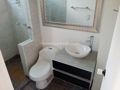 Apartamento de 3 alcobas en venta en Laureles, Medellín, 166 m² · foto 15 de 18