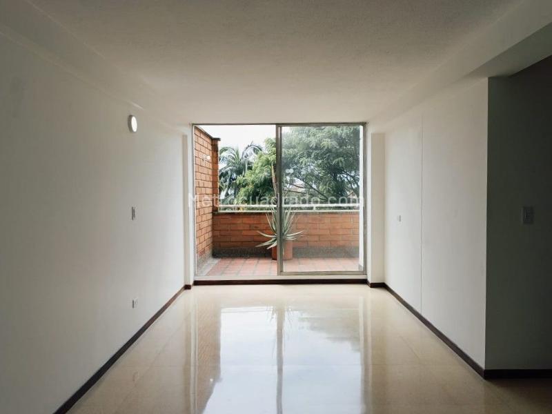 Apartamento de 3 Alcobas con Balcón en Belén - 2