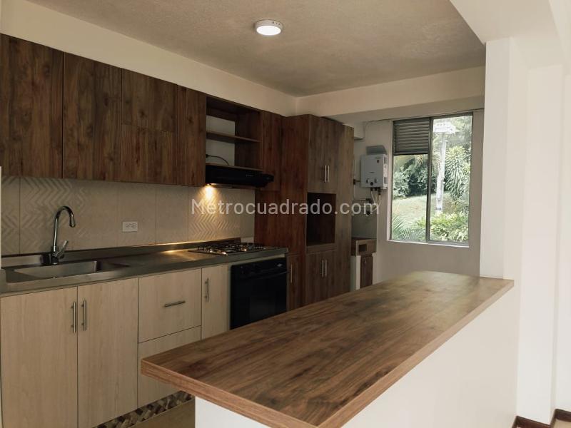 Apartamento de 3 Alcobas con Balcón en Belén - 6