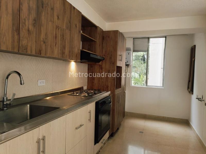 Apartamento de 3 Alcobas con Balcón en Belén - 8