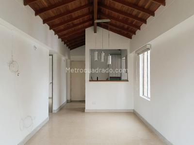 Apartamento en arriendo en Belen, Medellín · foto 2 de 12