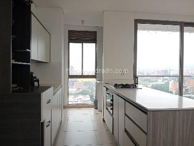 Apartamento de 3 alcobas en venta en Laureles, Medellín, 154 m² · foto 5 de 18