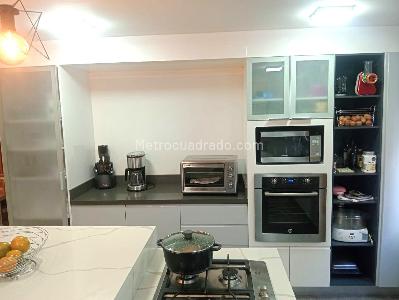 Apartamento en venta en Laureles, Medellín · foto 8 de 20