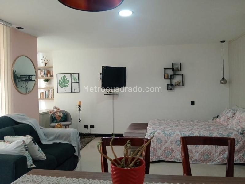 Furnished 1BR Apartaestudio for Rent/Buy in Laureles, Medellín - 3