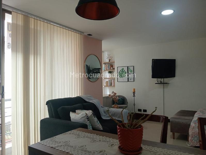 Furnished 1BR Apartaestudio for Rent/Buy in Laureles, Medellín - 6