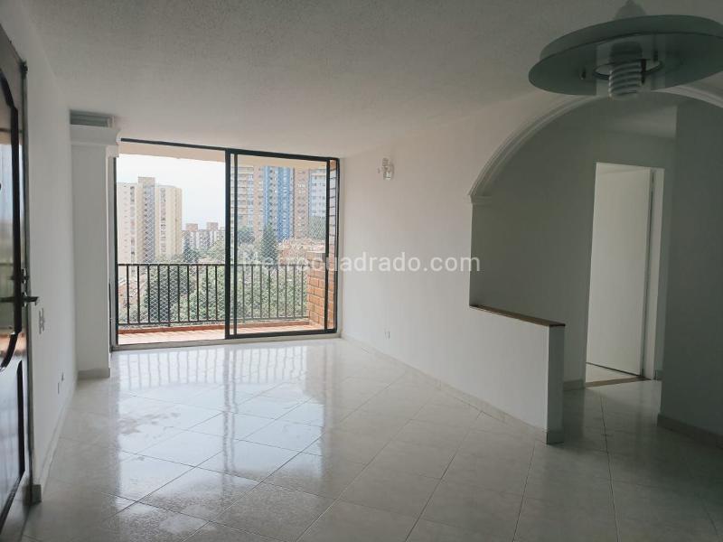 Elegant 3BR Apartment in Belen Loma de los Bernal - 4
