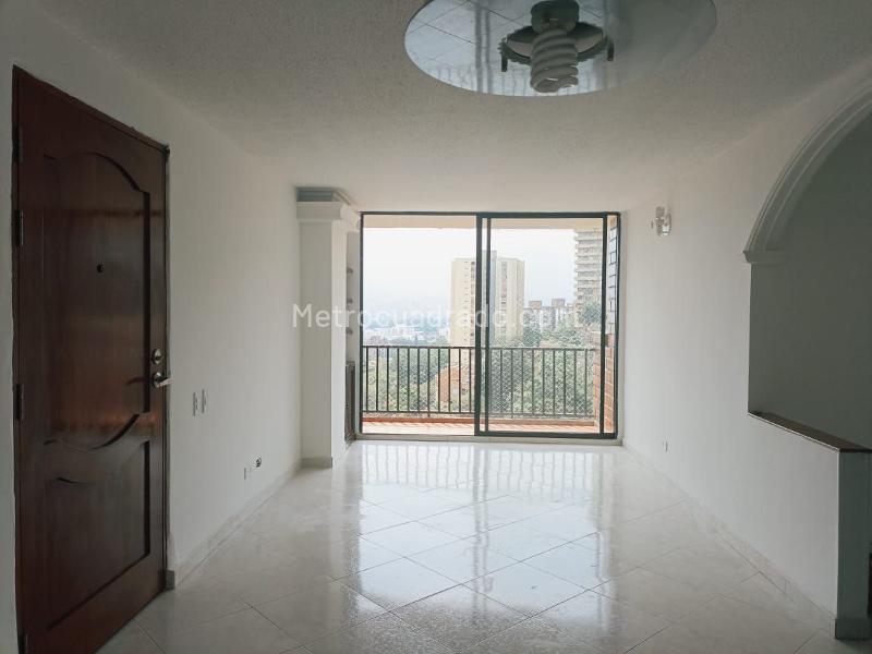 Elegant 3BR Apartment in Belen Loma de los Bernal - 5