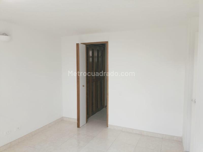 Elegant 3BR Apartment in Belen Loma de los Bernal - 9