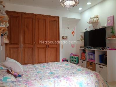 Apartamento de 3 alcobas en venta en Laureles, Medellín, 130 m² · foto 11 de 17