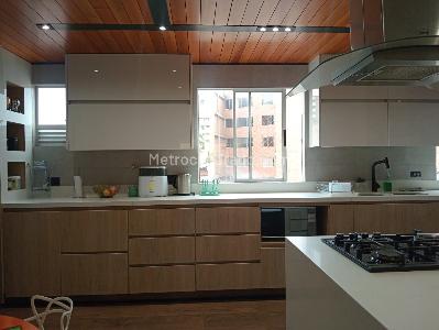 Apartamento de 3 alcobas en venta en Laureles, Medellín, 130 m² · foto 4 de 17