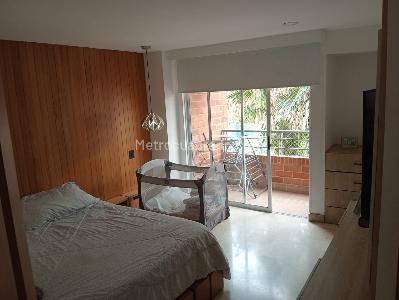 Apartamento de 3 alcobas en venta en Laureles, Medellín, 130 m² · foto 7 de 17