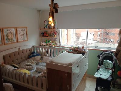 Apartamento de 3 alcobas en venta en Laureles, Medellín, 130 m² · foto 9 de 17