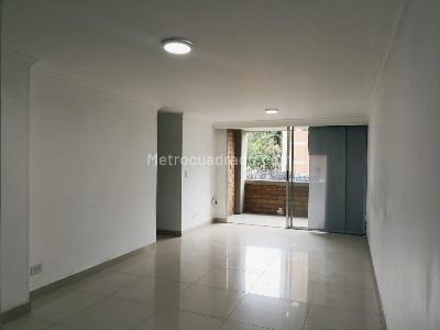 Apartamento de 3 alcobas en venta en Belen, Medellín, 95 m² · foto 2 de 18