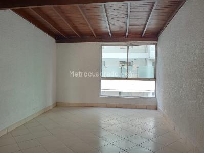 Apartamento de 3 alcobas en venta en Conquistadores, Medellín, 165 m² · foto 2 de 19