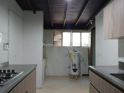 Apartamento de 3 alcobas en venta en Conquistadores, Medellín, 165 m² · foto 6 de 19