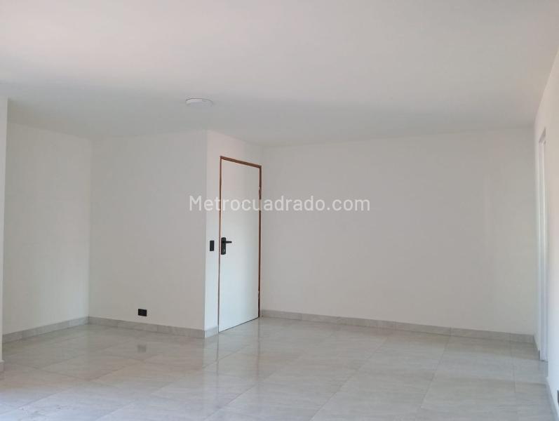 Apartamento exterior en arriendo en Laureles (2 alcobas, 2 baños) - 4
