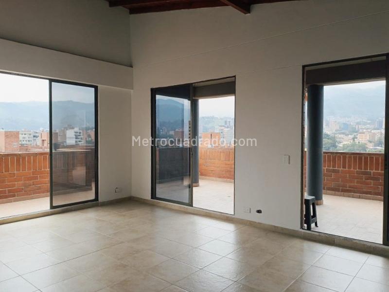 Spacious 4BR Apartment in Laureles - 3