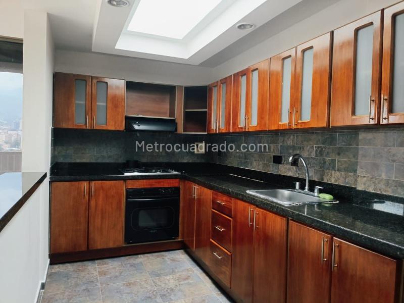 Spacious 4BR Apartment in Laureles - 5