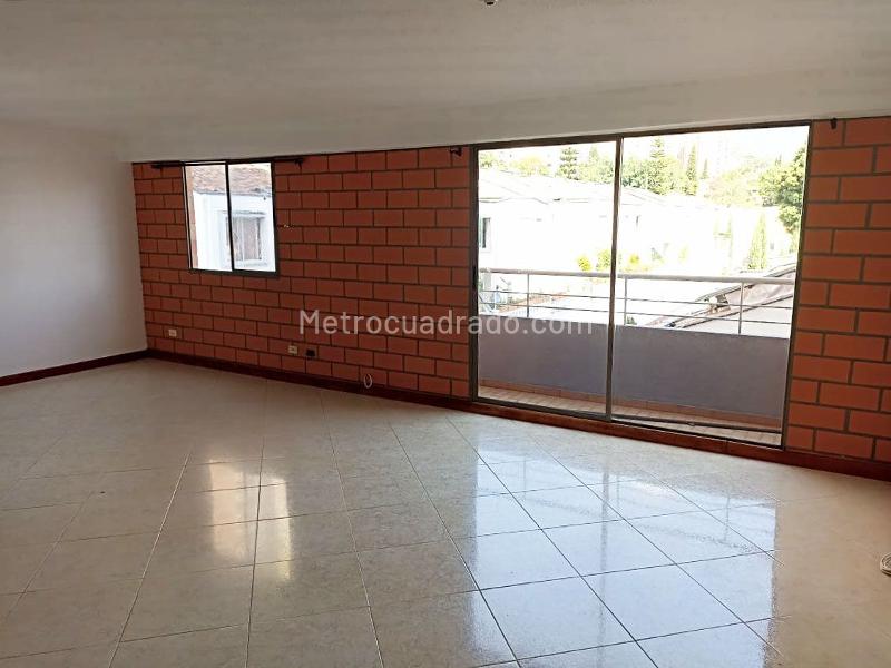 Apartamento Dúplex de 3 Alcobas en Belén, Unidad Cerrada - 2