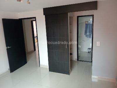 Apartamento de 3 alcobas en venta en Laureles, Medellín, 154 m² · foto 11 de 18