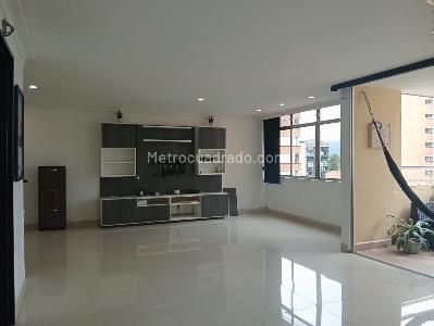 Apartamento de 3 alcobas en venta en Laureles, Medellín, 154 m² · foto 2 de 18