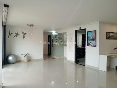 Apartamento de 3 alcobas en venta en Laureles, Medellín, 154 m² · foto 4 de 18