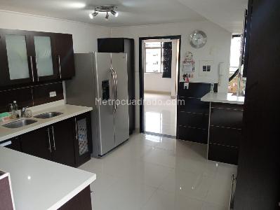 Apartamento de 3 alcobas en venta en Laureles, Medellín, 154 m² · foto 7 de 18