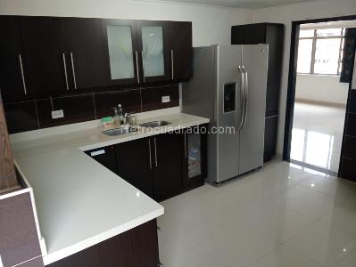 Apartamento de 3 alcobas en venta en Laureles, Medellín, 154 m² · foto 9 de 18