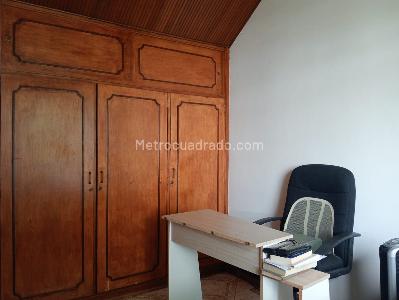 Apartamento de 4 alcobas en venta en Laureles, Medellín, 94 m² · foto 10 de 18
