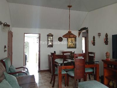 Apartamento de 4 alcobas en venta en Laureles, Medellín, 94 m² · foto 2 de 18