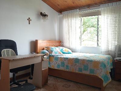 Apartamento de 4 alcobas en venta en Laureles, Medellín, 94 m² · foto 8 de 18