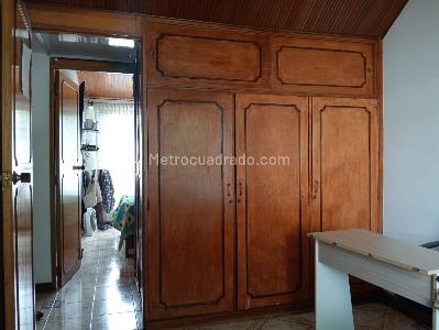 Apartamento de 4 alcobas en venta en Laureles, Medellín, 94 m² · foto 9 de 18