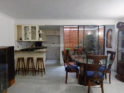 Casa de 4 alcobas en venta en Guayabal, Medellín, 135 m² · foto 2 de 16