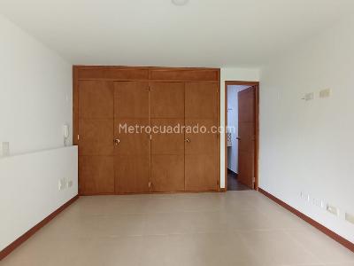 Apartamento de 3 alcobas en venta en Laureles, Medellín, 150 m² · foto 8 de 16