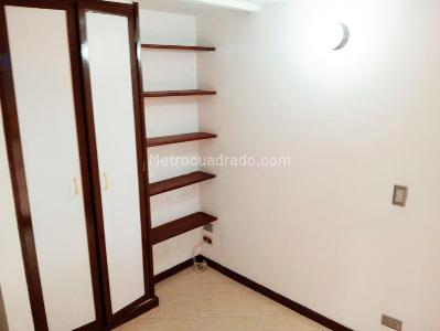 Apartamento de 3 alcobas en venta en Laureles, Medellín, 68 m² · foto 11 de 19