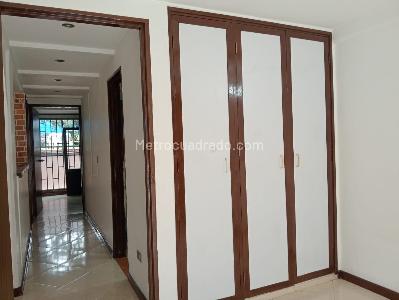 Apartamento de 3 alcobas en venta en Laureles, Medellín, 68 m² · foto 15 de 19