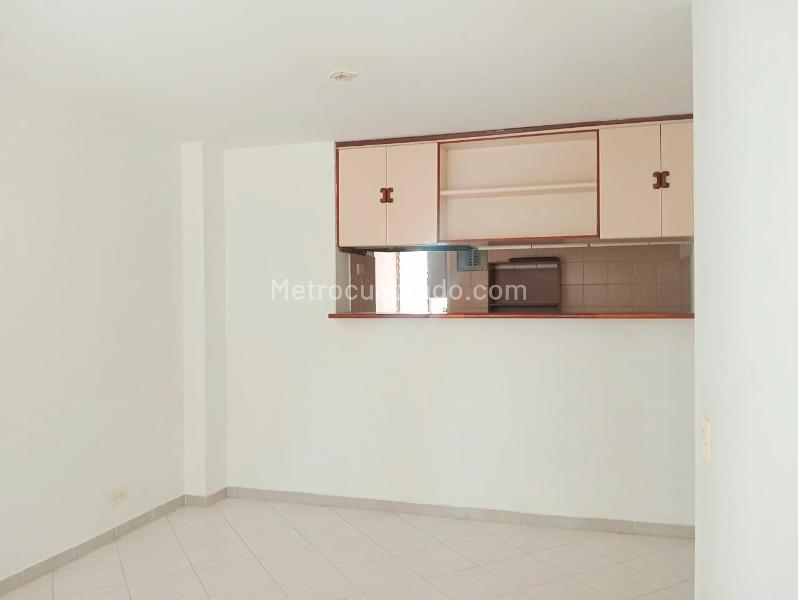 2BR Exterior Apartment for Rent in Laureles - 2