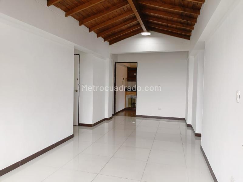Apartamento de 4 Alcobas en Belén con Balcón y Parqueadero - 3