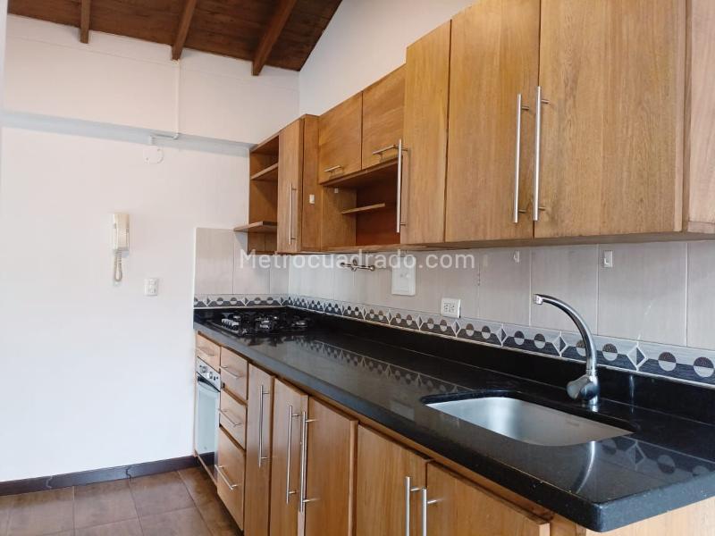 Apartamento de 4 Alcobas en Belén con Balcón y Parqueadero - 6