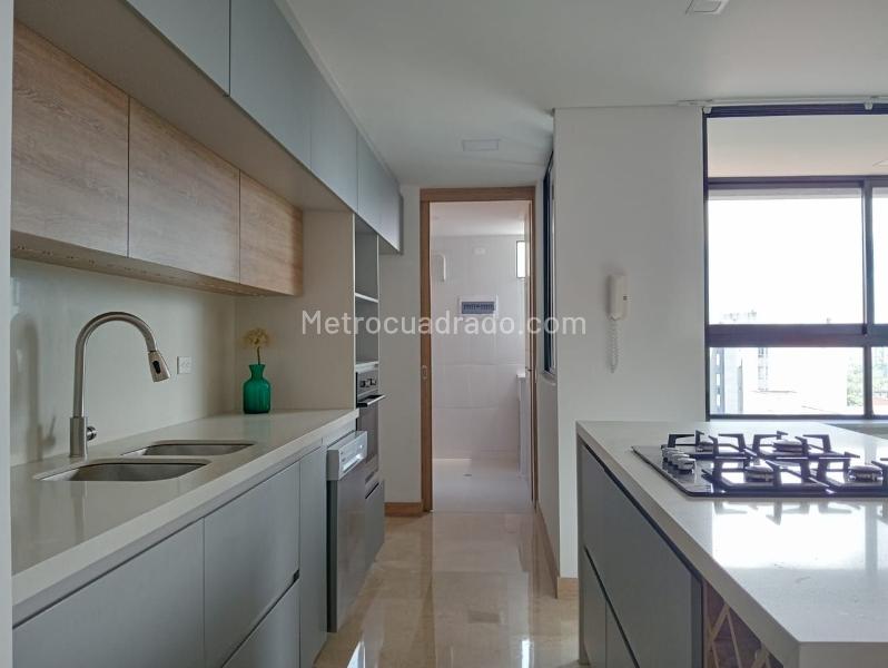 Apartamento en Arriendo, LAURELES, Medellín – další