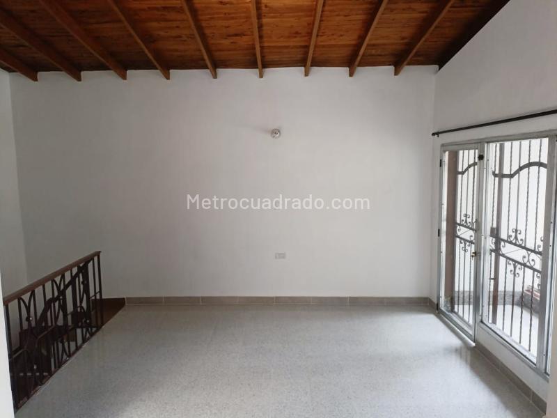 Apartamento Amplio de 4 Alcobas con Zonas Verdes en Belén - 2